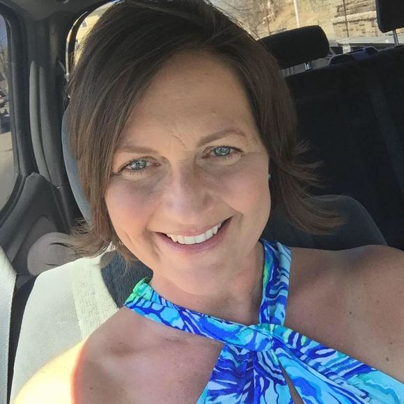 Meet your Posher, Leslie - Picture 1 of 1